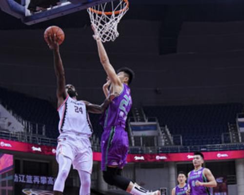 全能|全能战士！梅奥全场得到23分2篮板7助攻6抢断