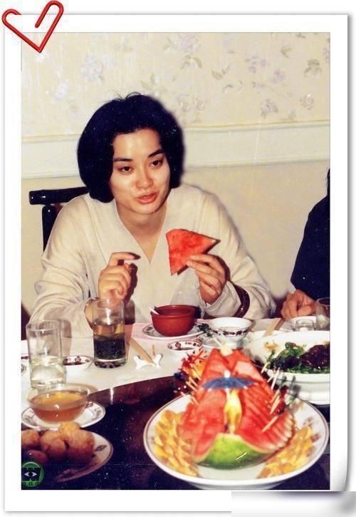  老照片|毛阿敏22岁到57岁的罕见老照片：29张照片，看尽她曲折离奇的一生