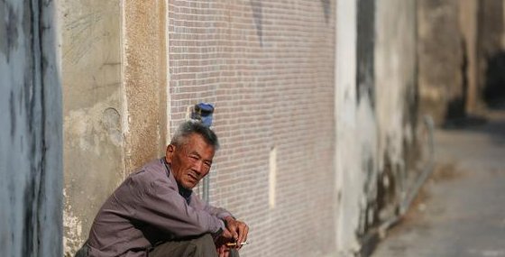 请看护|人到晚年，儿女和钱哪个重要，2个老人说出真实经历