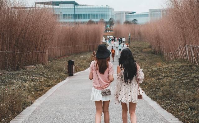  寻味|寻味成都 | 一座来了就不想走的城，一台开了就不想下的车