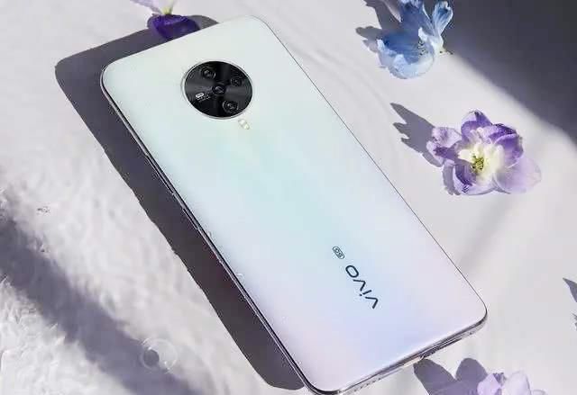 水滴|骁龙765＋水滴屏，售价2398元起，vivo S6遭机友吐槽