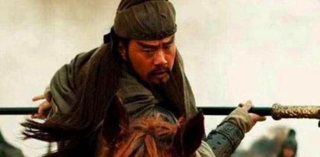 仇人|刘备本可早立霸业，可惜两个人扯他后腿，一个是兄弟，一个是仇人