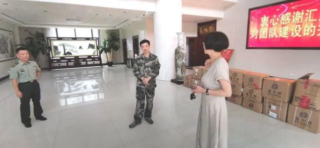  共建|学校热点2 | 汇贤中学：慰问送关怀 共建谋发展