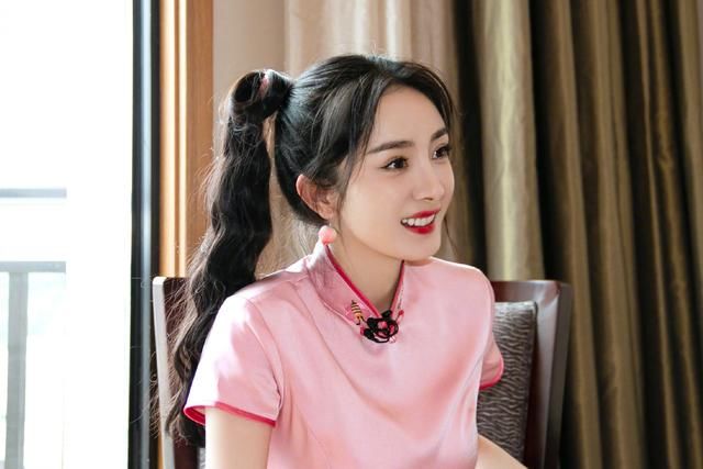  宁静|杨幂张雨绮旗袍对打，谁的曲线更曼妙？大张伟带宁静郑希怡张雨绮玩密逃崩溃