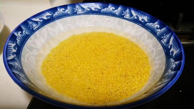  千万别|熬小米粥，千万别直接下锅煮，掌握这几个技巧，小米粥浓稠又好喝