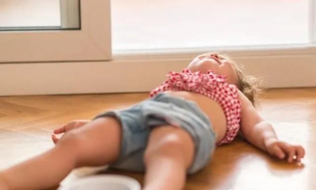  教育|7岁女孩偷东西亲妈报警：“让警察抓走你！”的现实版，是教育还是恐吓