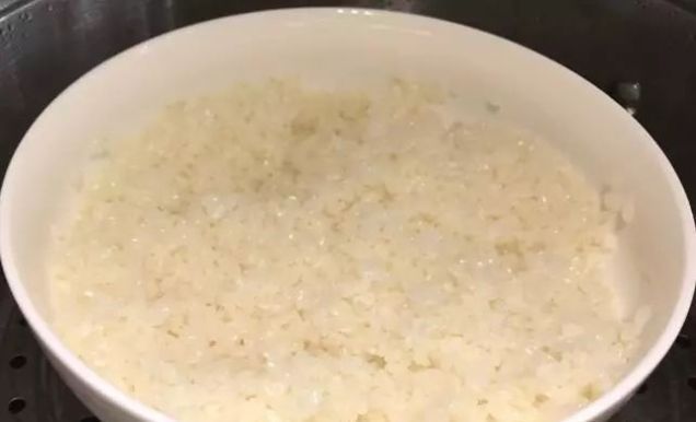 简单|糯米粉新做法,做糯米糕只需4步,做法简单,香甜软糯,学会后不