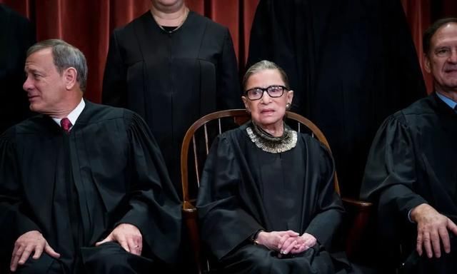 特朗普|全美哀哭！美国最强大法官去世，特朗普却很高兴？