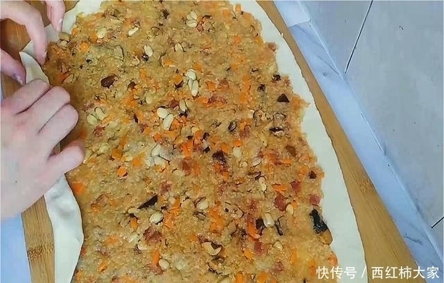  咸香|糯米别总用来包粽子，教你好吃做法，咸香软糯，鲜香料足真解馋