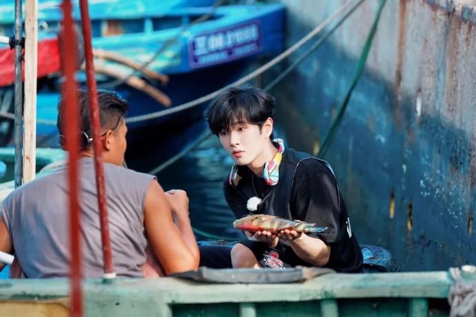  海鲜|《完美的夏天》挑战刺激海上运动，海鲜市场大采购