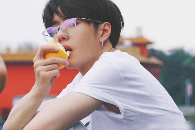 直播房间说|博君一肖CP粉屡次骚扰素人选手,曾称圈地自萌,如今秒打脸被嫌弃