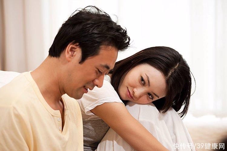 女性生理性旺盛是病么(女性欲望越来越强烈，可能是这4个病的表现，正确认识别害羞)