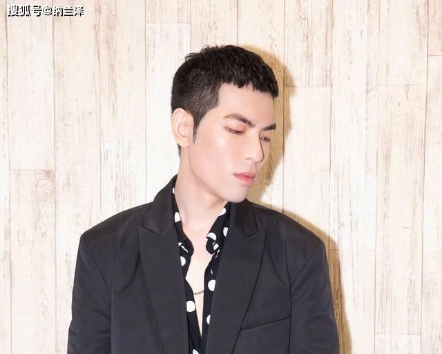  预告|《密逃》预告：黄明昊被绑架，邓伦、杨幂遭偷拍，何炅神秘来电！