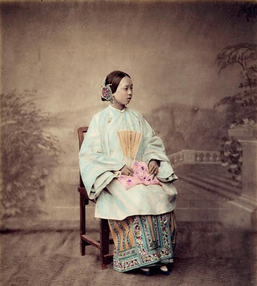  样子|珍贵上色老照片带你看看一百多年前的中国女性是什么样子，并不丑