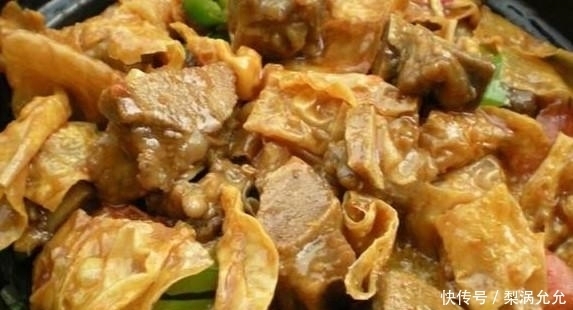 美味|腐竹焖排骨,腐竹吸收了排骨的香味,鲜嫩多汁,美味下饭