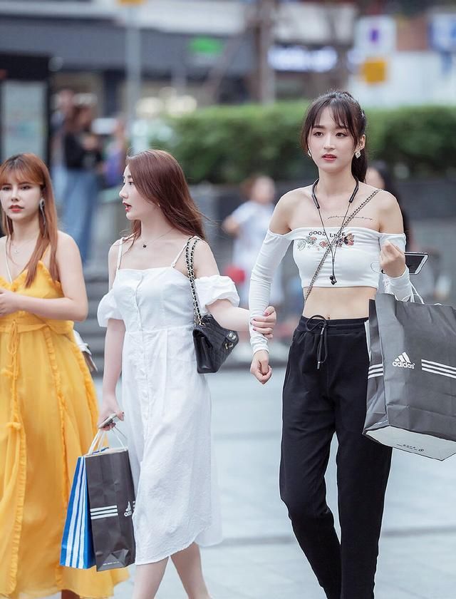  设计|少女该有的样子！嫩得挤出水，一点抹胸就能彰显整个夏天