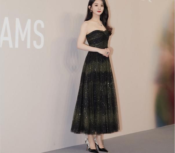  参加|赵丽颖参加活动，工作室却被吐槽不认真，四年了还没解决鞋子问题