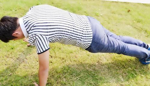  新陈代谢|男性每天坚持做俯卧撑，几种好处不请自来，可惜许多人坚持不下去