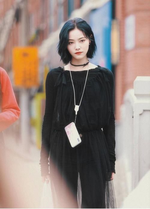  功不可没|许佳琪又瘦又美？她的穿搭其实功不可没，每套造型都堪称“范本”