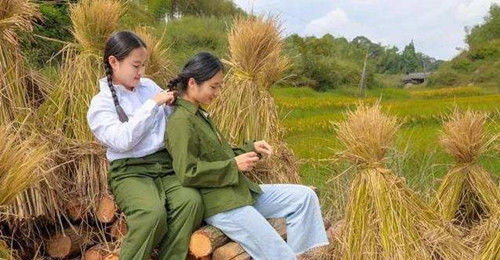 村民们|那个因为众人怂恿，嫁没文化农民的27岁女大学生，最终结局如何