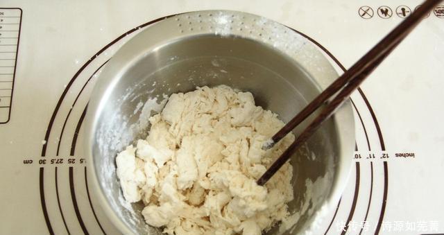 耳面|是猫耳朵还是面条鱼,这是一道美味的绿色蔬菜和蘑菇猫耳面