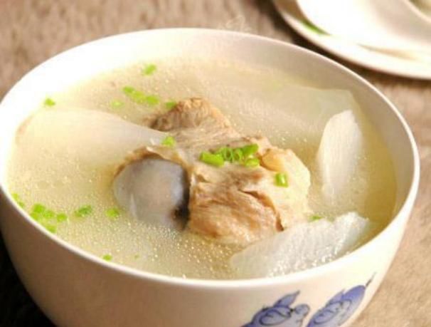 萝卜汤|精选美食:萝卜棒骨汤、西葫芦炒肉、香焖禾花鱼、羊肉萝卜汤做法