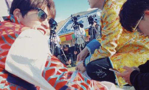  魏大勋|任嘉伦晒《宝藏行》杀青照，不忘曝光魏大勋真名，两人关系不一般