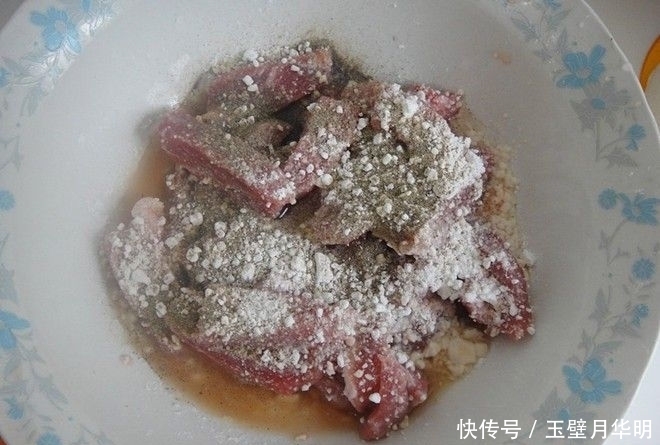 简单|教你美味解馋的黑胡椒溜肉,酸甜可口,简单易做,简直是米饭杀手