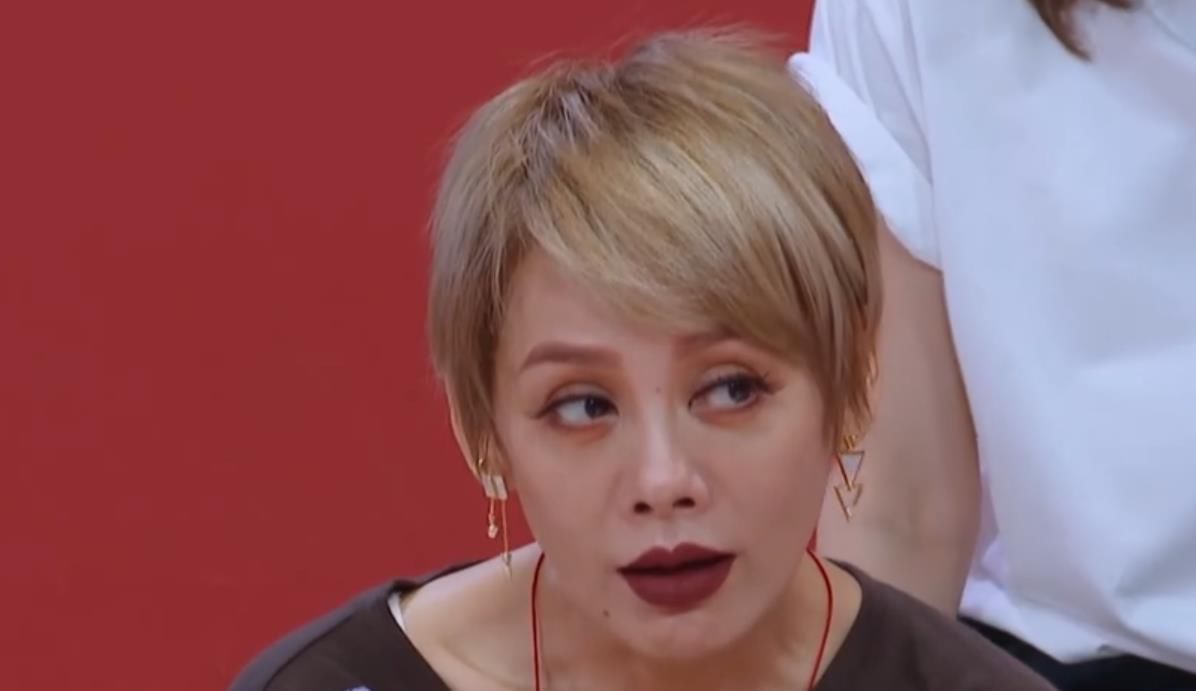  节目组|宁静打断《乘风破浪》导演质疑规则，张雨绮大笑，万茜却低头窃喜