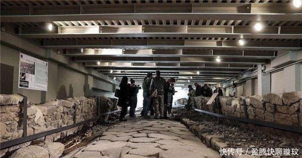 古墓|全球唯一一家透明地板的麦当劳,低头看看脚下,你还吃得下汉堡吗