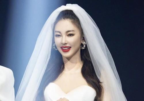  档节目|《姐姐》总决赛来袭！金晨“悬空一字马”，惊艳众人