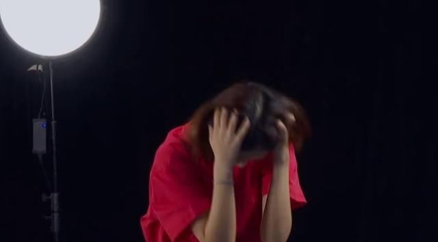  真实|都是“打脸”，万茜机智挽尊，宁静反应真实，蓝盈莹落泪抓狂