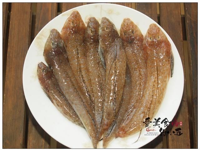 用来|有一种海鱼，在潮汕，土名为鸡腿鱼，用来贴鱼鼎最是鲜美不过