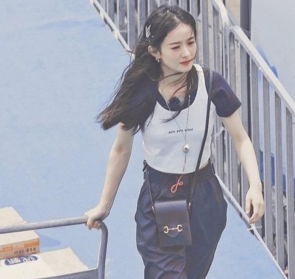  好吃|《中餐厅4》被曝猛料，张亮大厨是吹嘘？菜不好吃，明星真实状态如素人