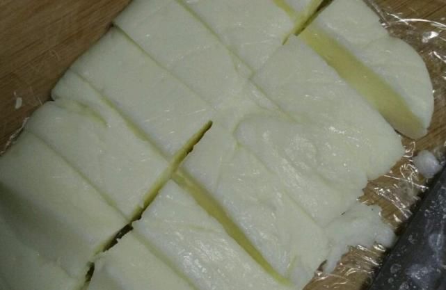  朋友|3盒“牛奶”倒进油锅里炸，10分钟后出锅，朋友馋得口水流！