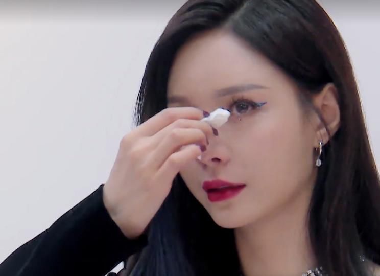  队友|明明是沈梦辰淘汰，队友比她哭得还惨，谁注意她啥反应？被圈粉了