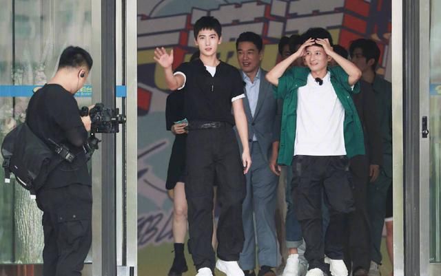  杨洋|《元气满满的哥哥》官宣，杨洋、吴奇隆加盟，奇怪的组合又增加了