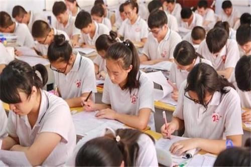 高考|备战高考，高三父母让孩子不再惧怕考试，需要抓住四个要点