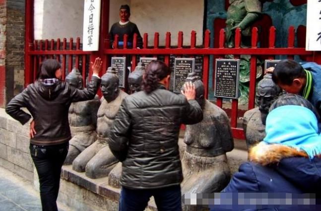 提出抗议|我的祖先跪够了吧？秦桧后人提出抗议：都已经跪了500年了！