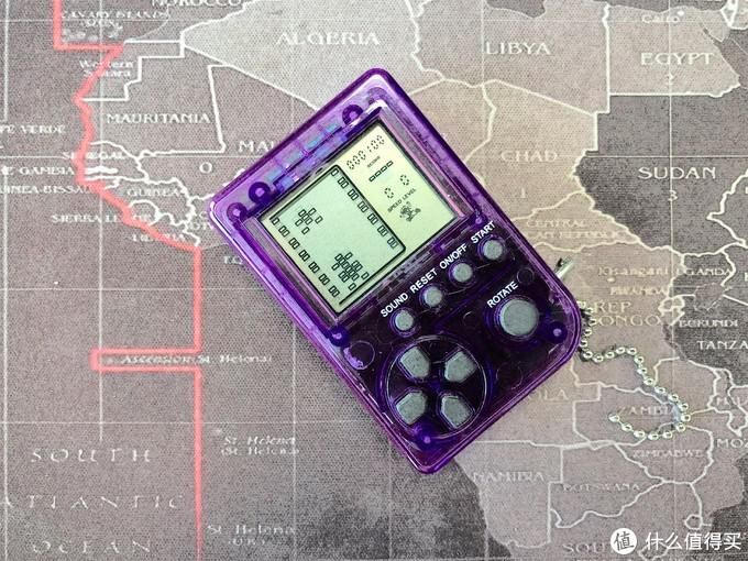  社畜|入职一年的年轻人每天都背什么？一个浑浑噩噩社畜的EDC