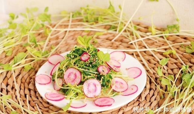 养生|冬天什么菜最养生,看看这一道豆苗做法,你一定会爱上它