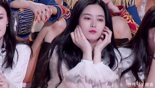 变化|《创造营》成团夜鹿晗宣布成团名单时,谁注意到黄子韬的表情变化