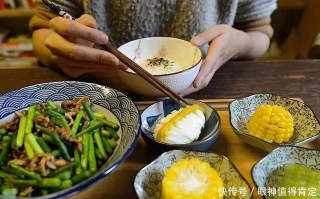  不算|筷子“最难夹起来”的4道菜，花生米不算啥，最后一道才考验功力