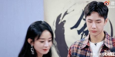  太宠|《有翡》初上节目，赵丽颖私下带一博吃美食，同喝一碗汤表情太宠