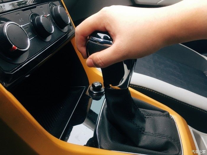  铠的|不论前路，勇于前行，途铠的用车体验及外观内饰细节分享！