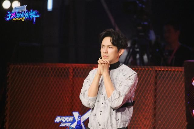  布布|《街舞3》中当王一博秀魔术“翻车”后有谁注意布布反应？太可爱