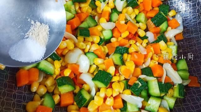  分钟|秋天燥热，多吃这道菜，5分钟就出锅，清爽利口，简单营养更低脂