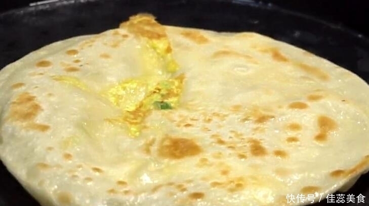  烙鸡蛋饼|无论烙什么饼，只需牢记这一步，保证个个起层鼓大泡，40秒出锅