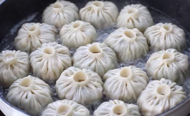 发酵|不揉面不发酵,用饺子皮做水煎包,皮薄馅大倍儿鲜美,当早餐正好