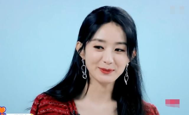  脸色|赵丽颖吃煎饼果子，听到她说要加4个鸡蛋，王一博脸色都变了！